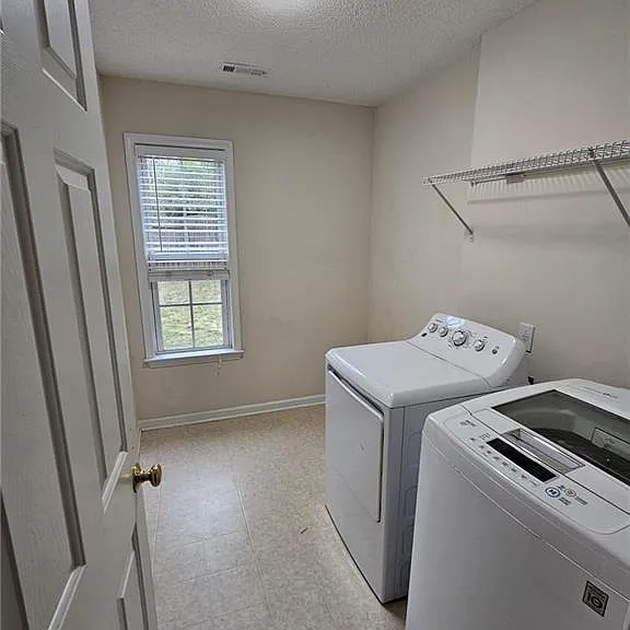 4407 Weham Ct — Photo 30