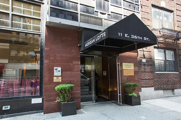 Sold by Compass | media 9