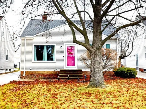 1569 Fruitland Ave, Mayfield Heights, OH 44124