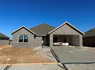 410 Palm St, Centerton, AR 72713