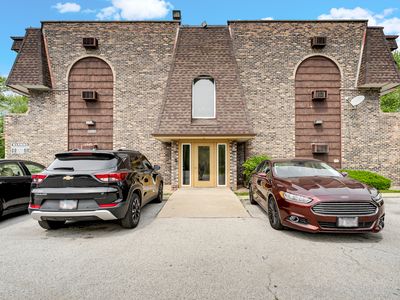 18340 Glen Oak Ave APT 1D, Lansing, IL, 60438