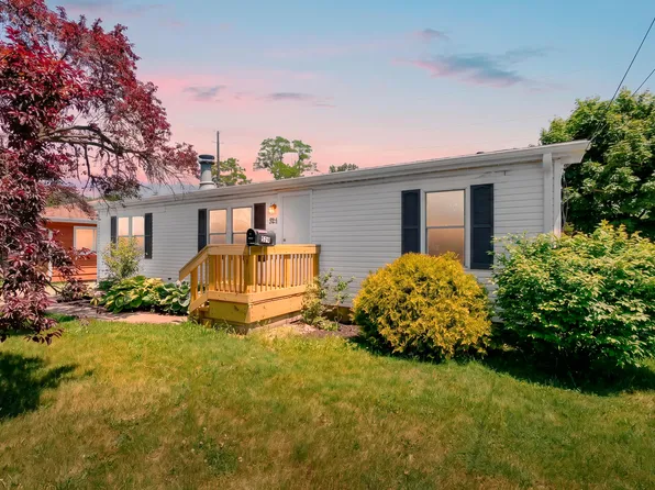 529 Riverside Dr, Battle Creek, MI 49015