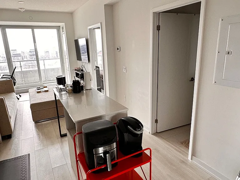 225 N Sumach St #1704 — Photo 3