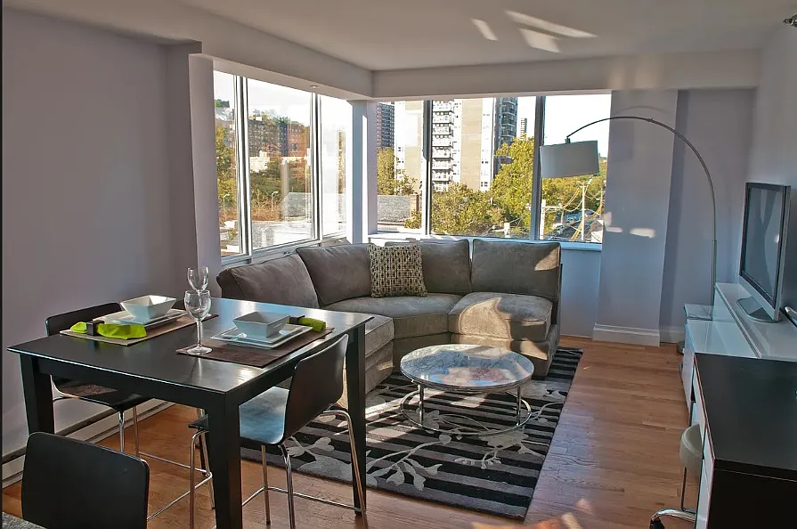 3050 Corlear Avenue — Photo 4