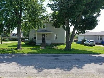 401 9th Ave, Clarence, IA, 52216