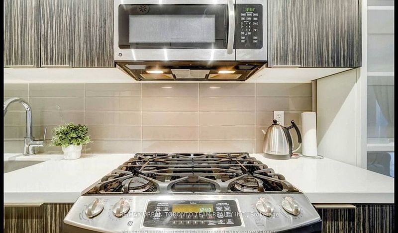 Toronto Townhouse for rent - 1 Bedroom — photo 9