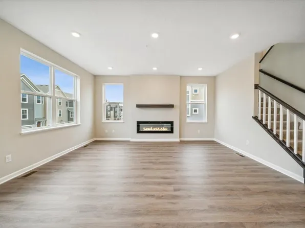 1536 Timberwood Ln, West Saint Paul, MN 55118