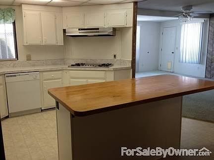 Kitchen
						:
						Breakfast Bar