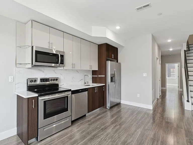 1845 E Huntingdon St — Photo 35
