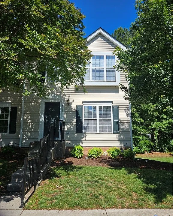 8722 Springwater Dr