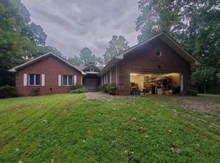 819 Surry Landing Dr, Spring Grove, VA 23881