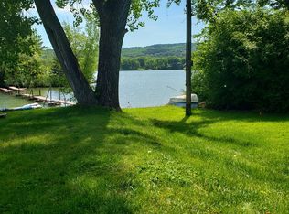 4194 Westshore Manor Rd, Jamesville, NY 13078