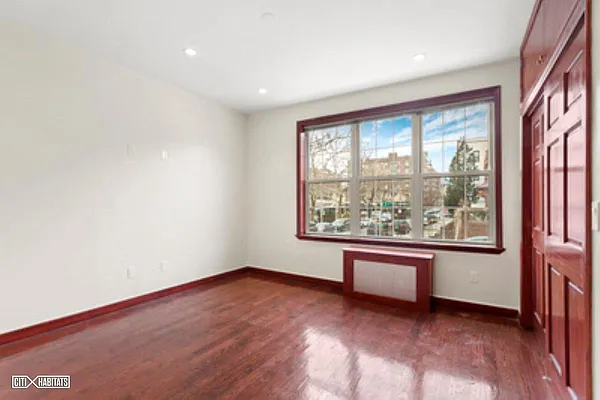 Rented by Compass | media 7