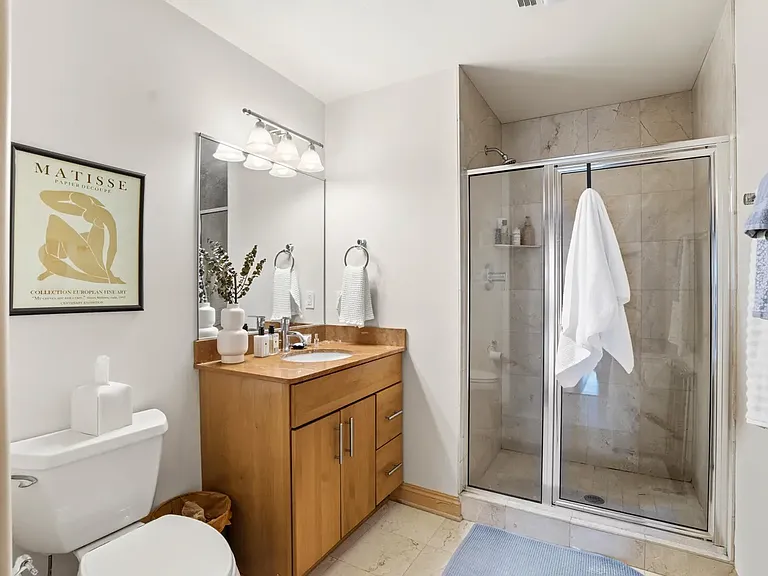 545 E Wells St #502 — Photo 2