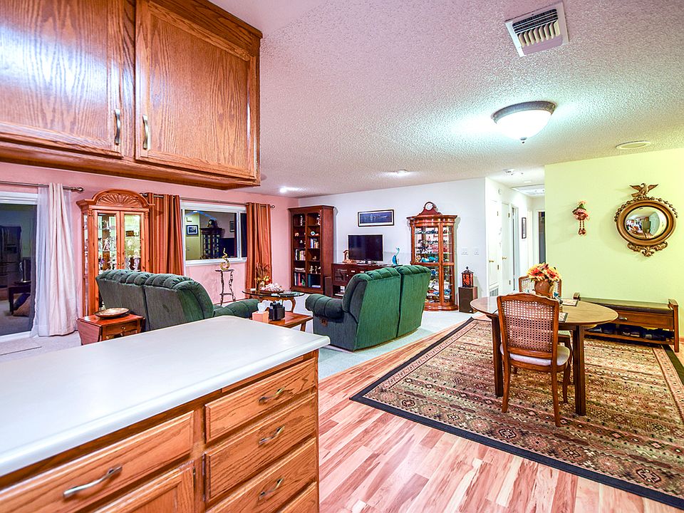 1st image of 209 Columbia Dr