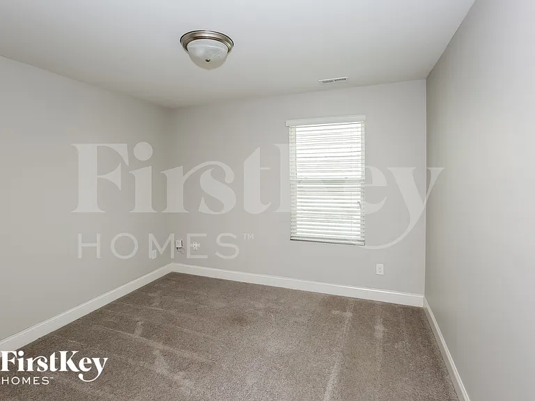 9225 Evans Creek Ct — Photo 13