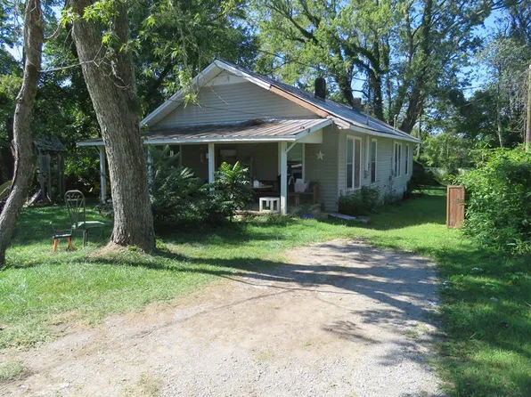 209 E Welch Ave, Monterey, TN 38574