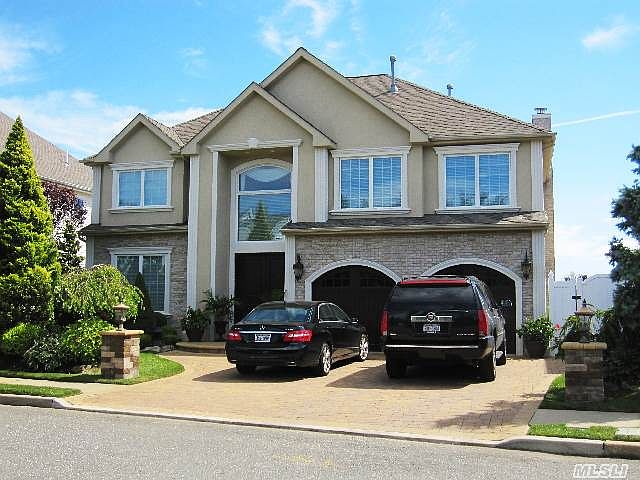 1st image of 30 Crescent Cove Cir