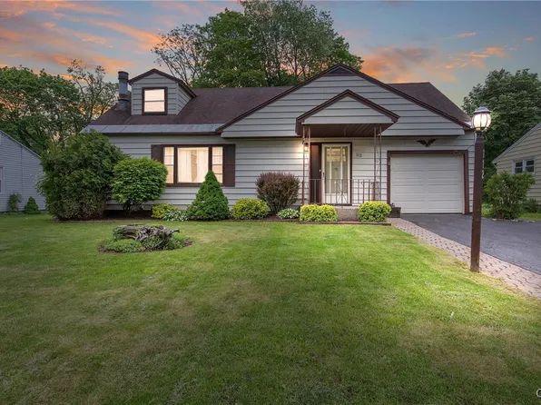 112 Vanida Dr, Camillus, NY 13031