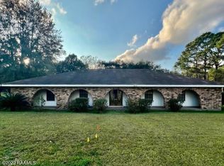 101 S Parkwood Dr, Youngsville, LA 70592