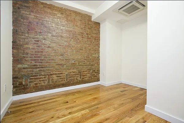 Rented by REAL New York | media 23