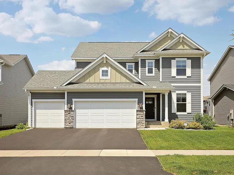 1947 Mulberry Ln — Photo 1