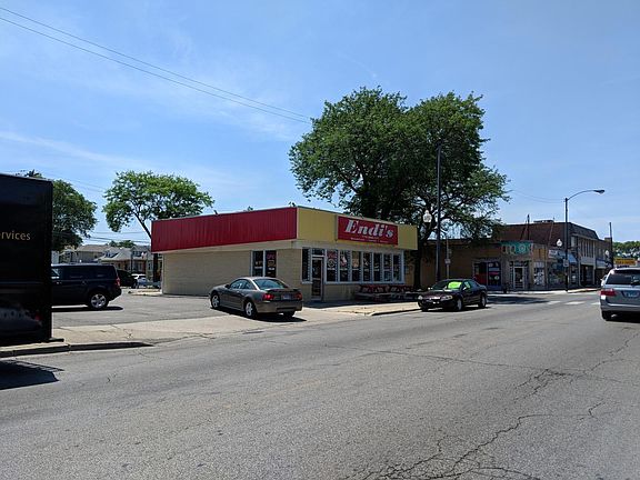 2nd image of 5625 W Diversey Ave