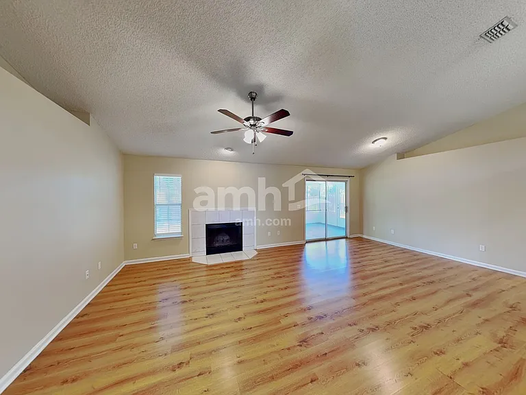 578 Prindle Dr E — Photo 6