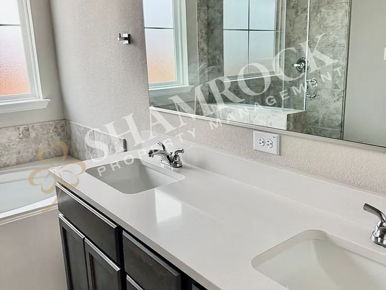 11328 Solar St — Photo 7