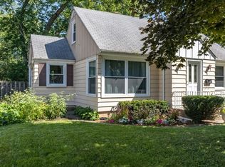 110 Crescent Rd, Fox River Grove, IL 60021