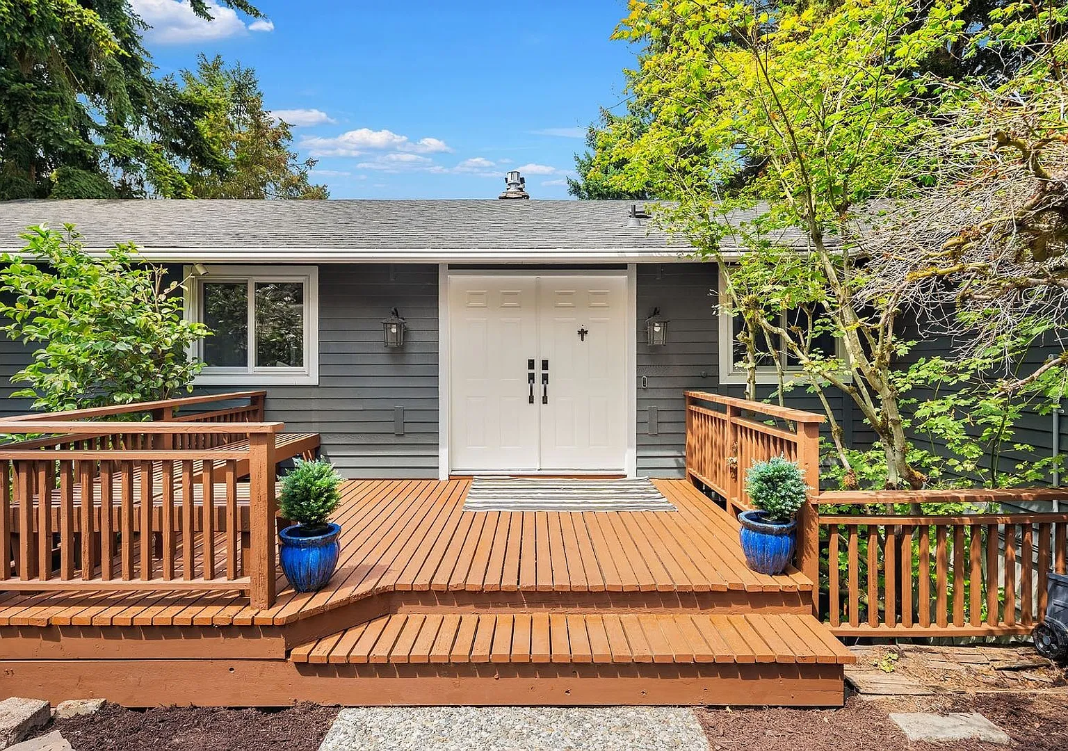 Spacious 4BR House in Bellevue — Photo 1