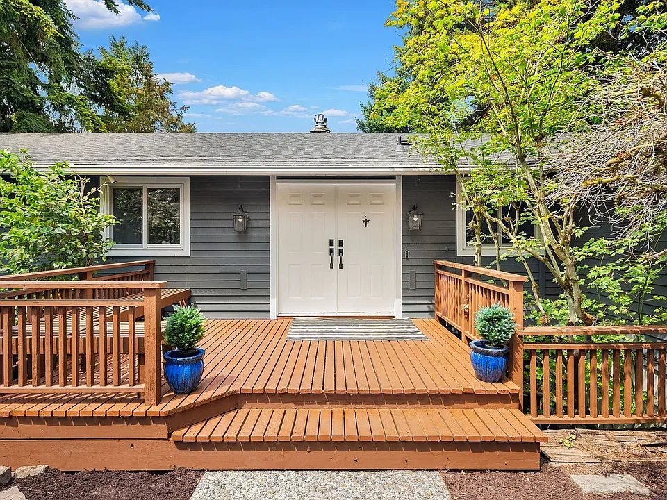 5761 110th Ave SE