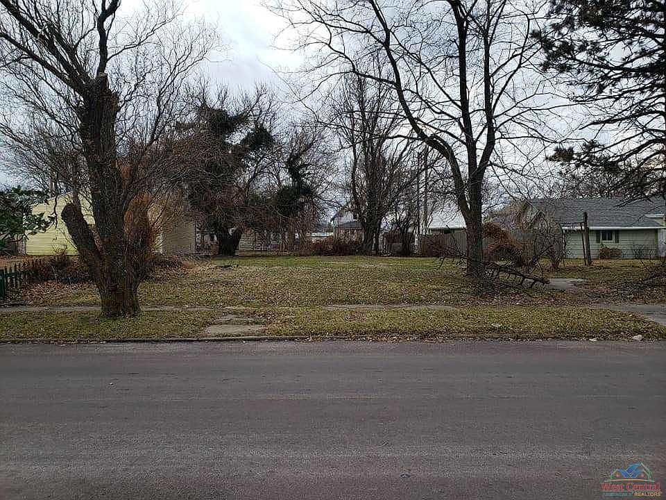 2nd image of 312 E 5th St