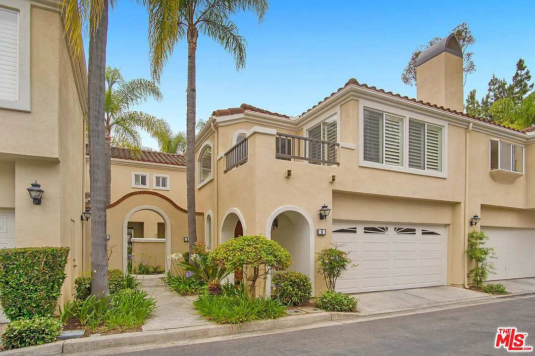 4 bed, 2.5 bath, 1690 sqft, $4,350 — Photo 1