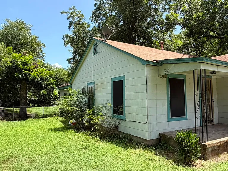 316 Ritchey St — Photo 3