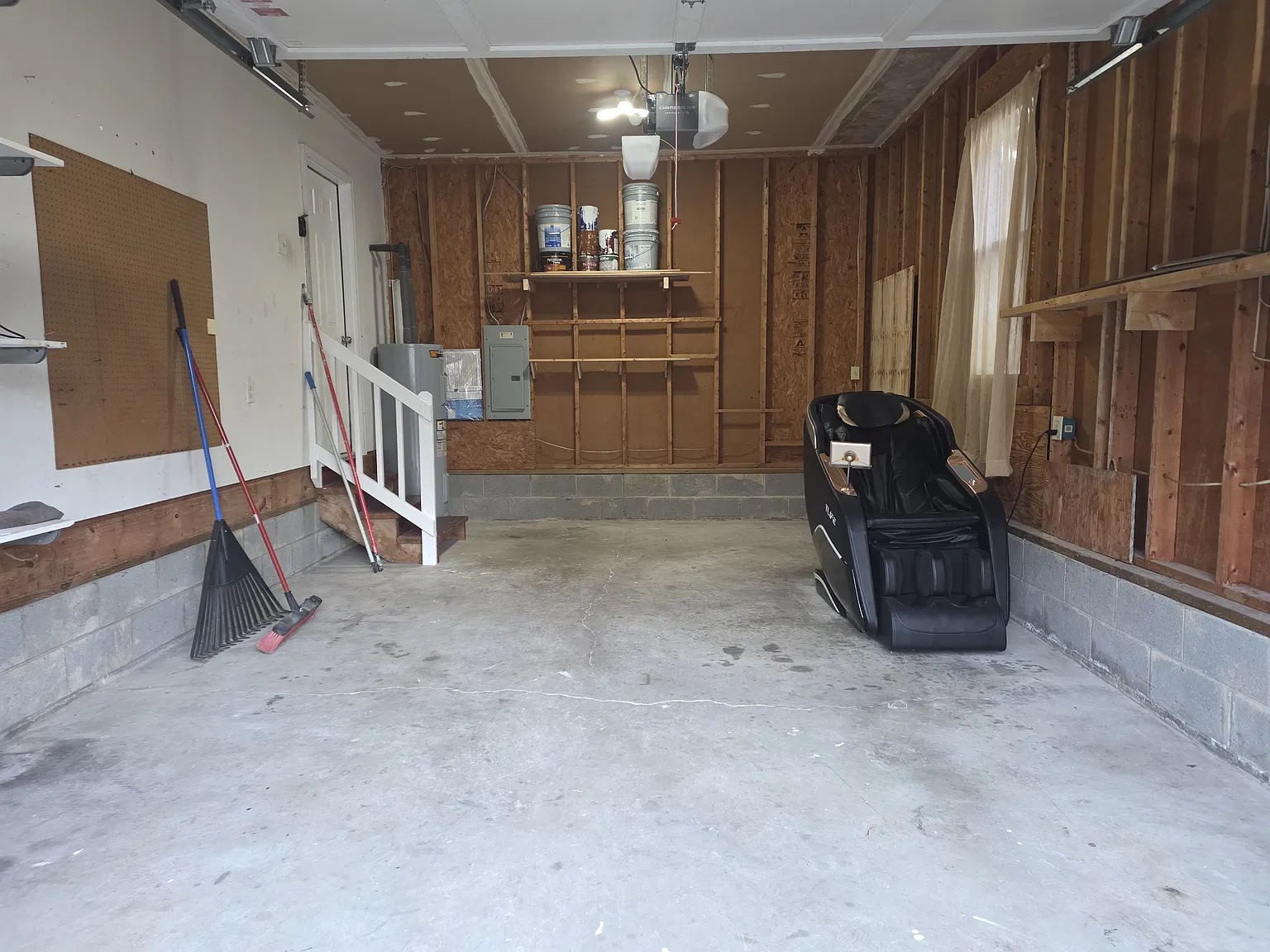 4 bed, 2.5 bath, 2170 sqft, $2,400 — Photo 3