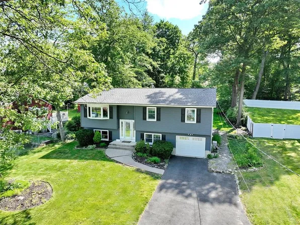 54 Sherwood Drive, Nanuet, NY 10954