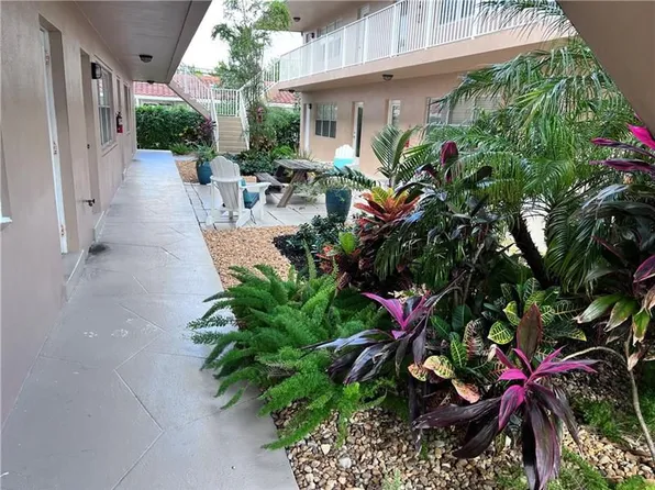 2737 NE 28th St APT 4W, Lighthouse Pt, FL 33064