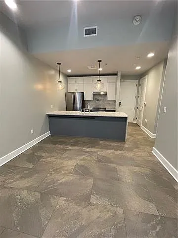 818 Howard Ave #404 — Photo 3