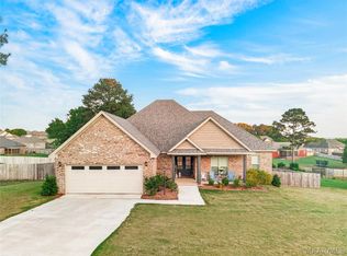 16 Village Knl, Wetumpka, AL 36093