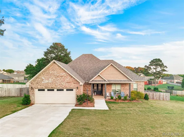 16 Village Knl, Wetumpka, AL 36093