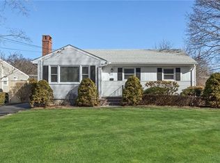 16 Newfield Ct, Stamford, CT 06905