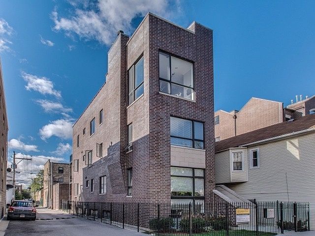 1st image of 1501 W Walton St #3