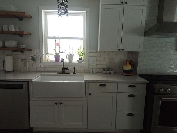 3rd image of 203 Cedar Brook Ln