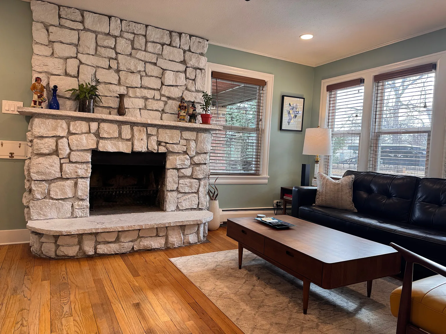 4 bed, 2526 sqft, $3,650 — Photo 2