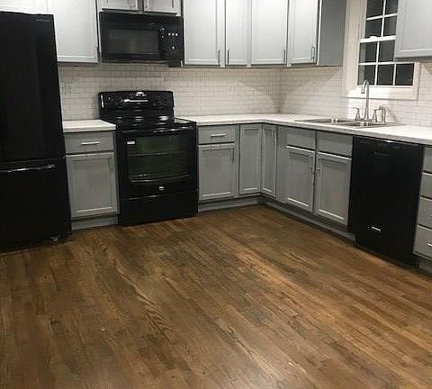 3rd image of 527 Wyatt Ave