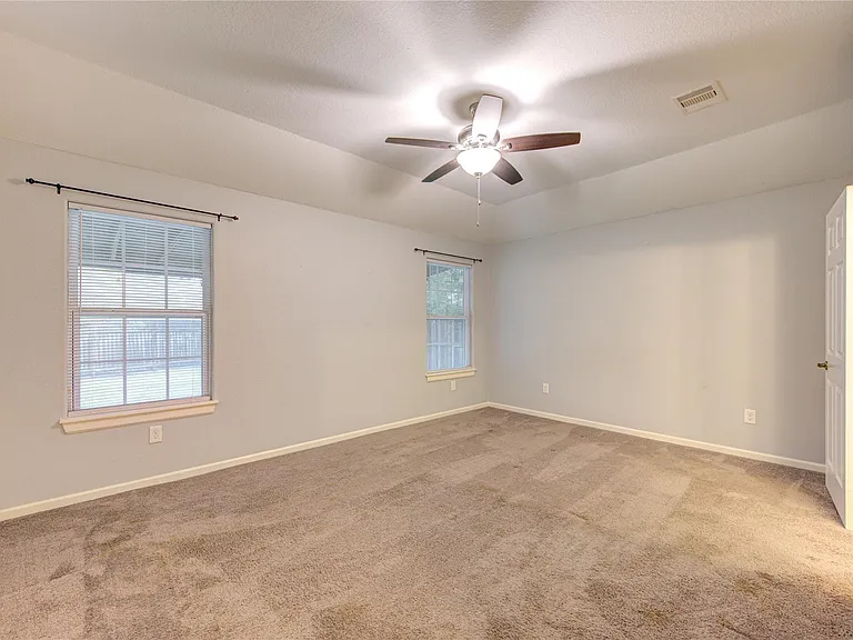 503 W Linney St — Photo 30