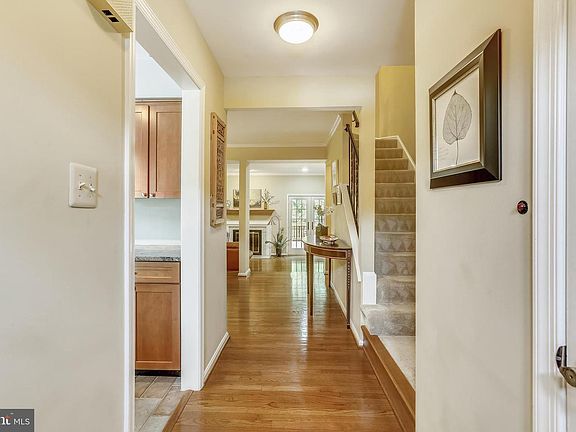 4th image of 6787 Surreywood Ln
