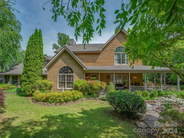 225 Lane Rd, Flat Rock, NC 28731