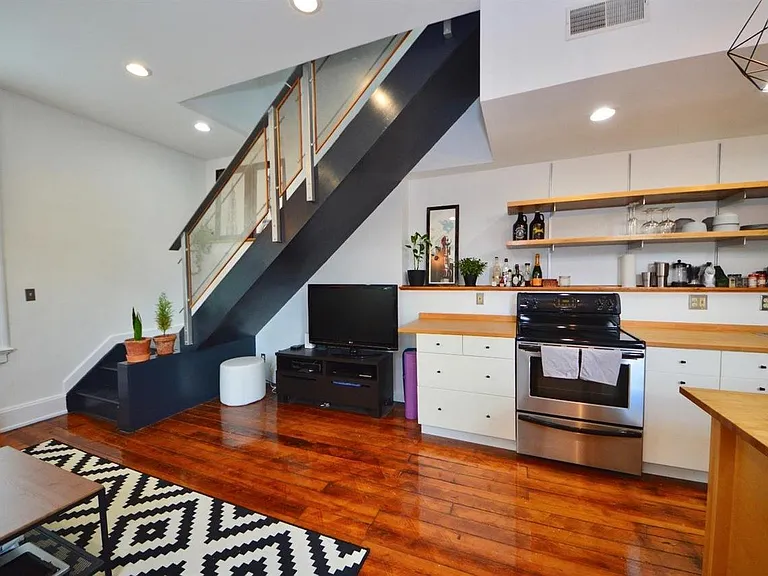 1314 Spring St #4 — Photo 10